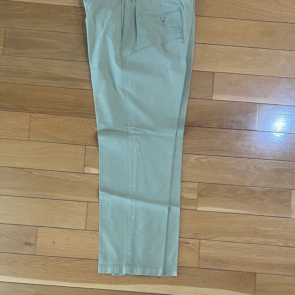 Men’s Tommy Bahama  Light Tan Chinos. Flat front. - Picture 3 of 3